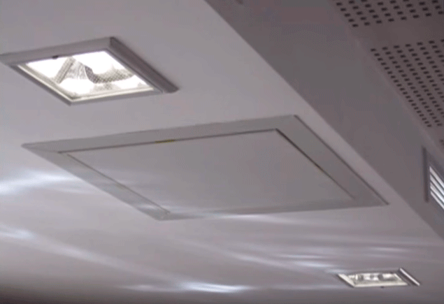 Como ocultar Telón eléctrico de video proyección dentro de techo?